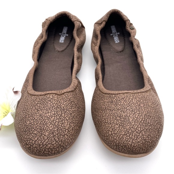 NWOB Minnetonka Anna Ballerina Flat in Distressed Leather, 6 - Picture 4 of 15